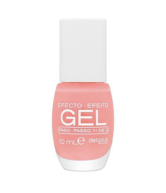 Esmalte de uñas en el tono 245 Salmon de Mercadona.