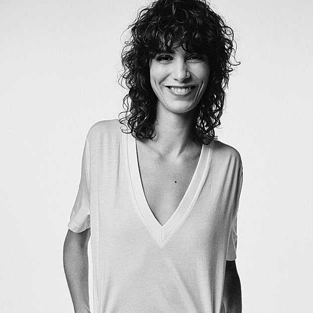 El corte de pelo que querrás hacerte esta primavera si tienes rizos está en Zara