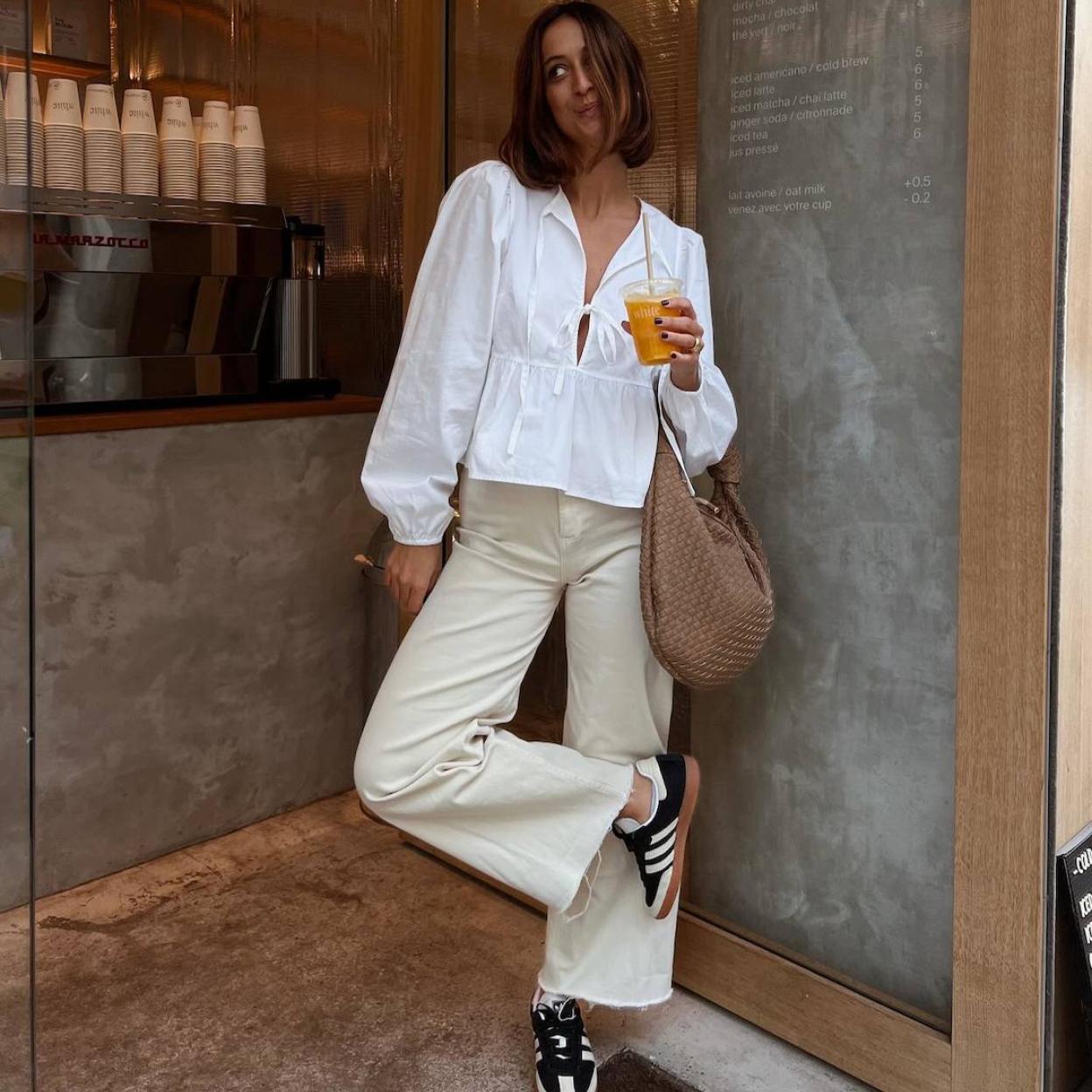 Influencer con camisa blanca bonita