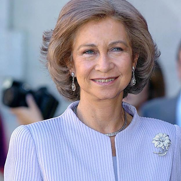 Reina Sofía con la flor de diamantes