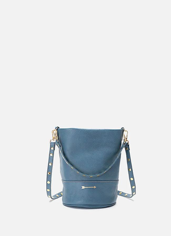 Imagen - Bolso en azul Perseo Jeans de Mercules (225 euros).
