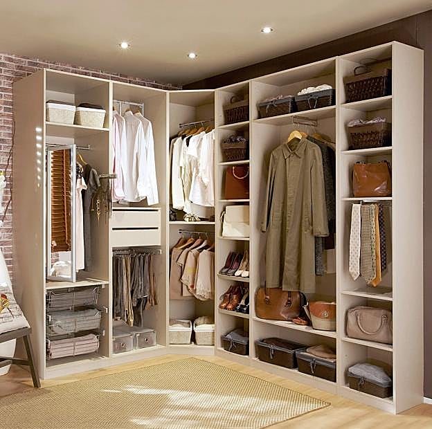 Propuesta de vestidor bien aprovechado de Leroy Merlin.