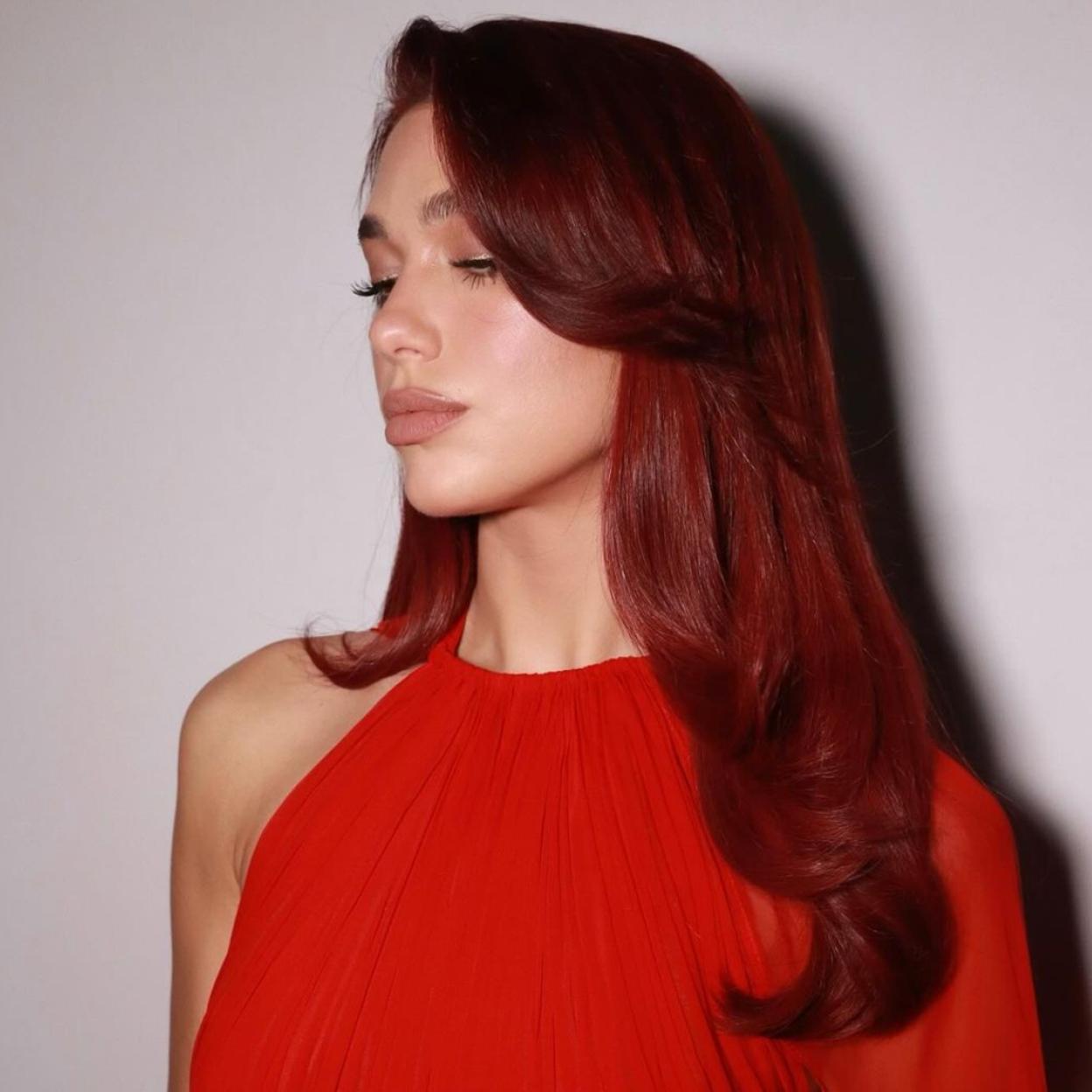 Dua Lipa con piel perfecta