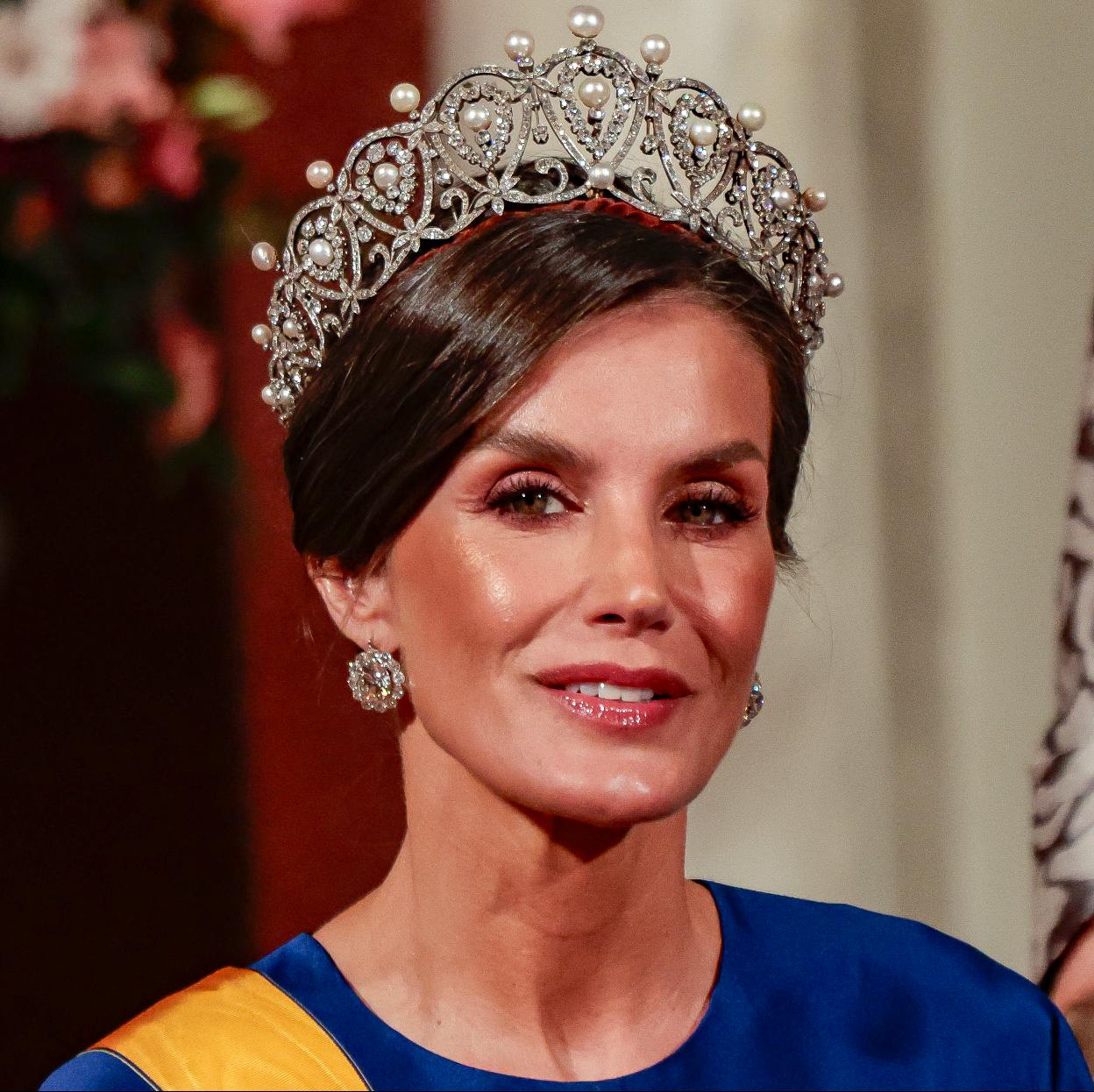 La reina Letizia con la tiara Rusa.