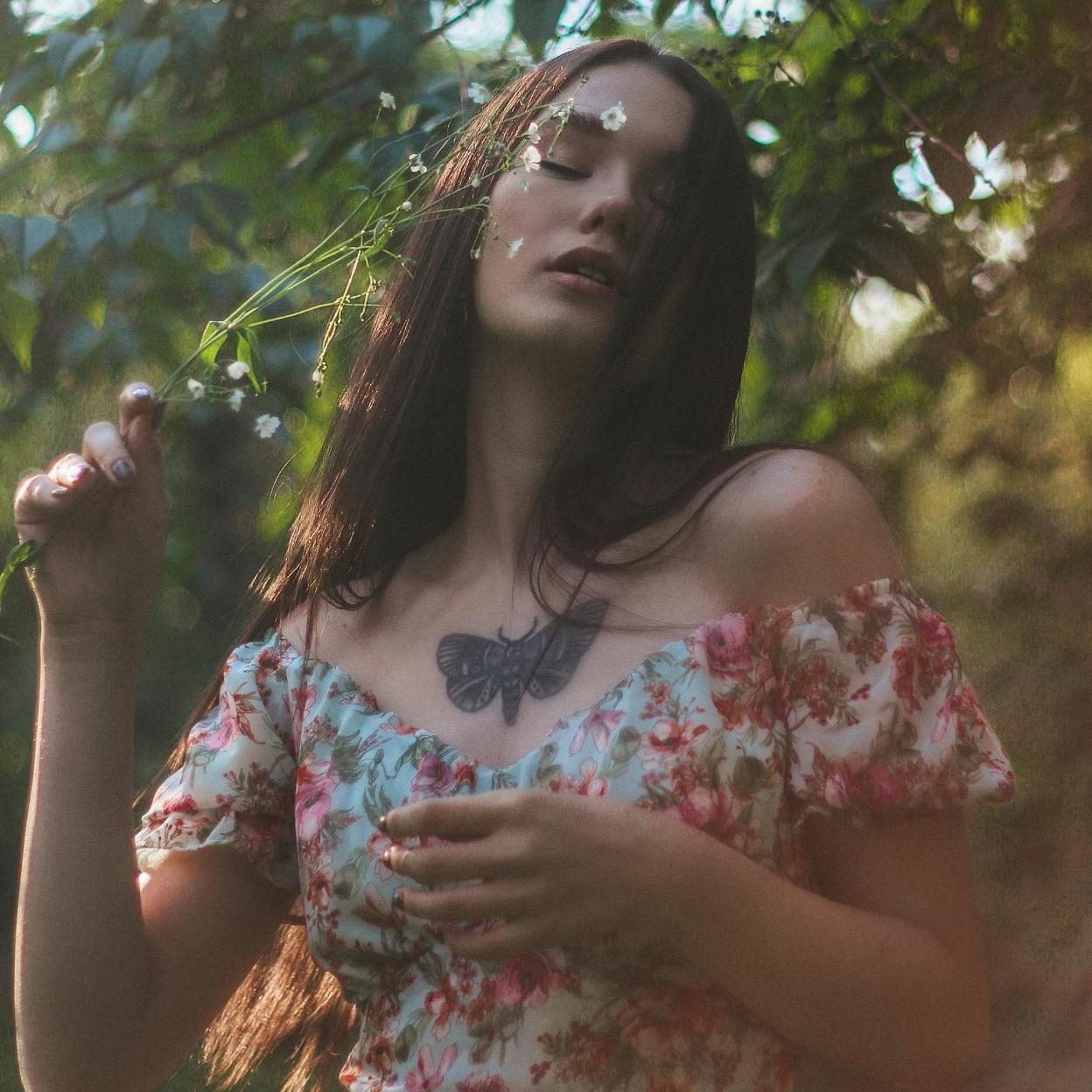 Los tatuajes de mariposa suelen significar un momento de crecimiento personal. 