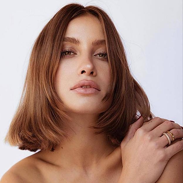 Blunt bob con mechones delanteros desfilados