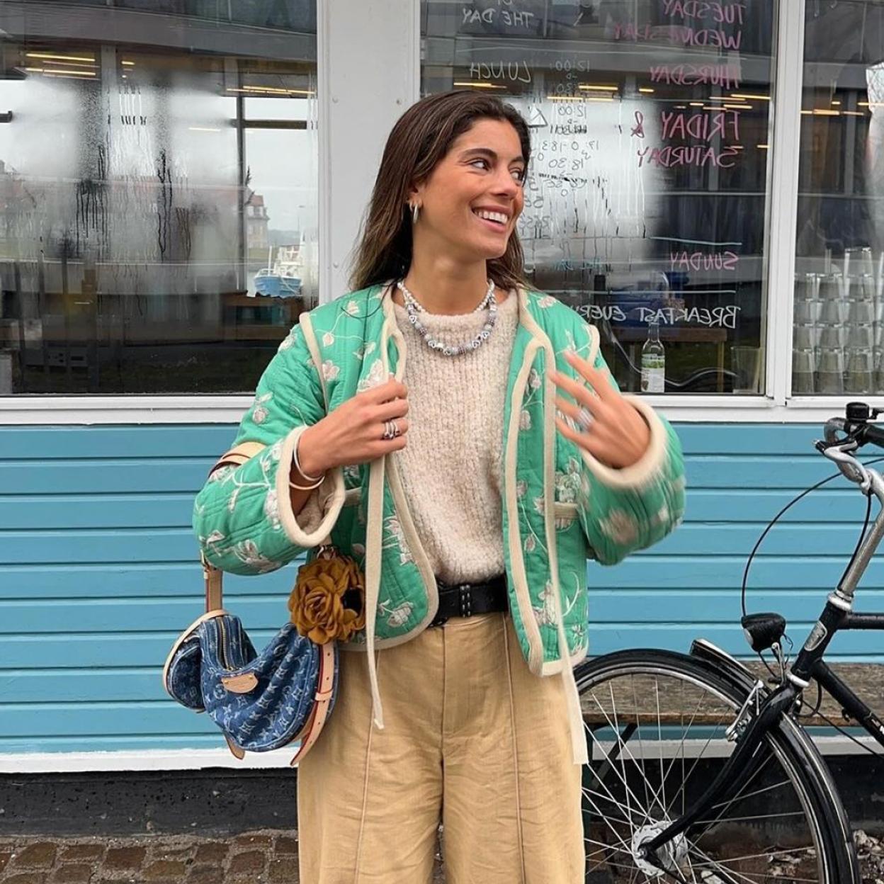 Vuelven los collares con charms que triunfaron en los 2000