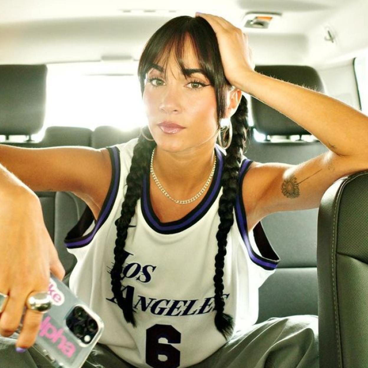 Un tatuaje de girasol puede significar suerte y abundancia. 