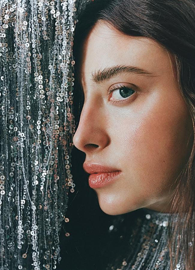 Imagen - Emma, con vestido de Balenciaga. Foto: Agata Serge.