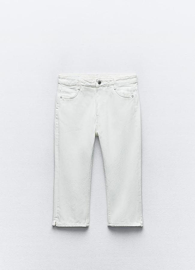 Imagen - Vaquero pirata en color blanco de Zara (25,95 euros).