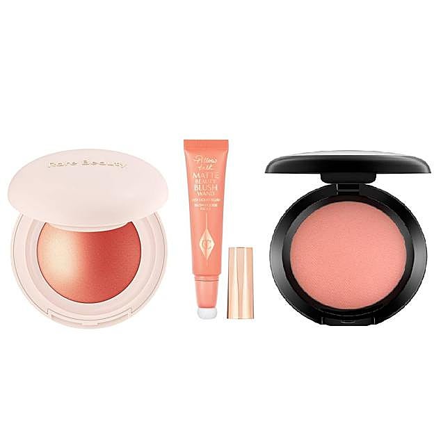Soft Pinch Luminous Powder Blush en tono Joy de Rare Beauty. Precio: 29,99 euros/Pillow Talk Matte Beauty Blush Wand en tono Peach Pop de Charlotte Tilbury. Precio: 41,99 euros/Sheertone Blush en tono Peaches de MAC. Precio: 33 euros