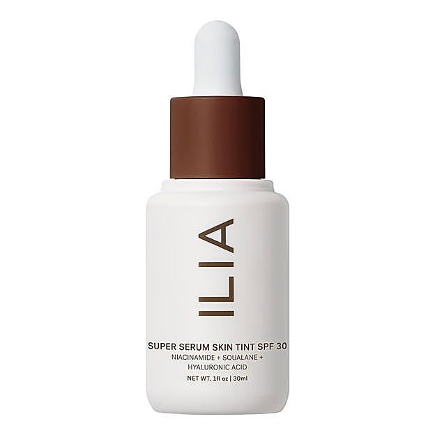 Super Serum Skin Tint con SPF 30 de Ilia.