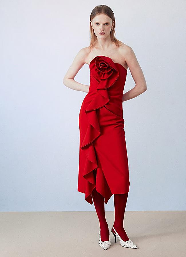 Imagen - Vestido rojo con detalle flor de Sfera (59,99 euros).