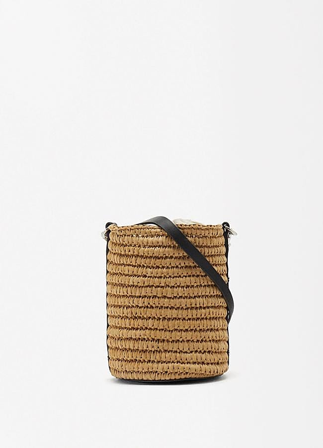 Imagen - Bolso bucket en rafia de Parfois.