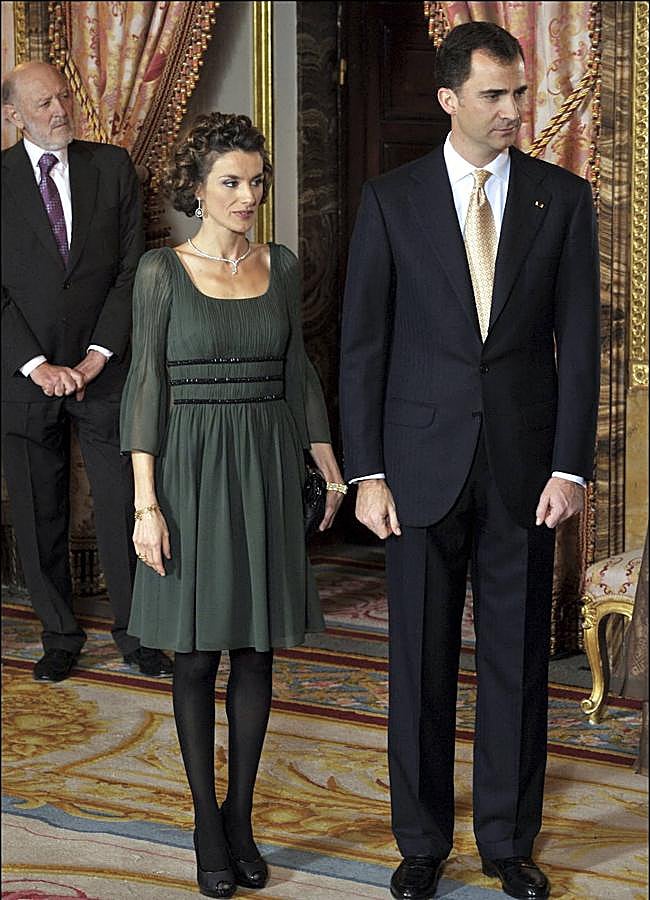 Imagen - Doña Letizia con el conjunto de la reina Sofía. Foto: Gtres.