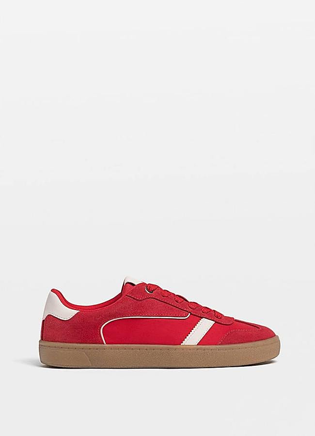 Imagen - Zapatillas rojas casual con suela de goma