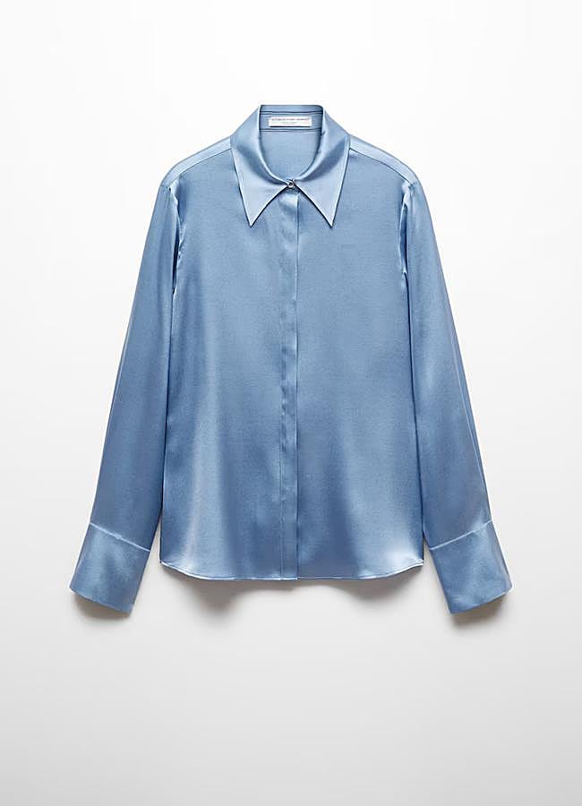 Imagen - Camisa de seda en color azul de Mango (129 euros).