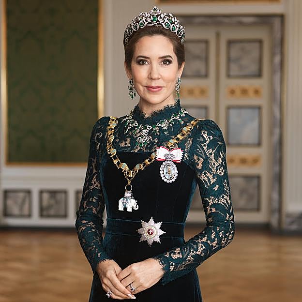 La reina Mary de Dinamarca en su nuevo retrato oficial. 