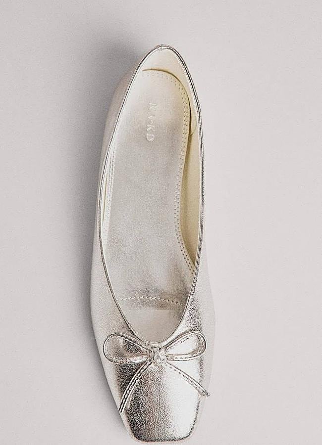 Imagen - Bailarinas metalizadas plata con escote en v