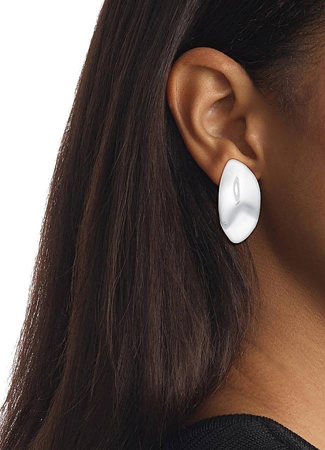 Imagen - Pendiente de la colección SS 24 de Calvin Klein.