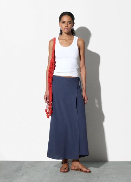 Imagen - Falda azul marino de Parfois (27,99 euros)