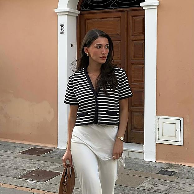 Tops y camisetas de rayas marineras super elegantes que no vas a parar de usar