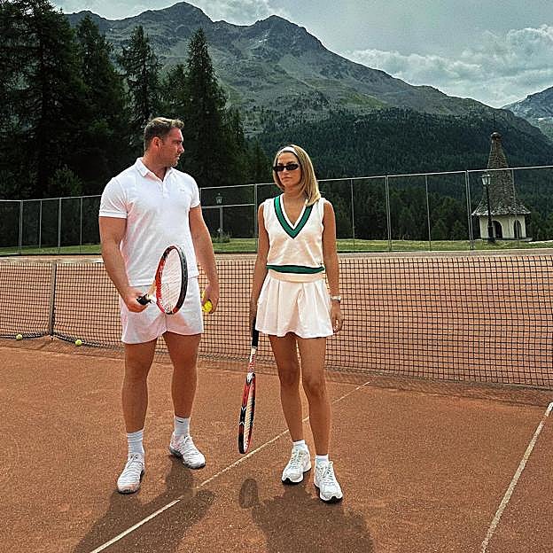 Tenniscore, seis básicos elegantes en tendencia para las amantes del tenis (y del estilo old money) 