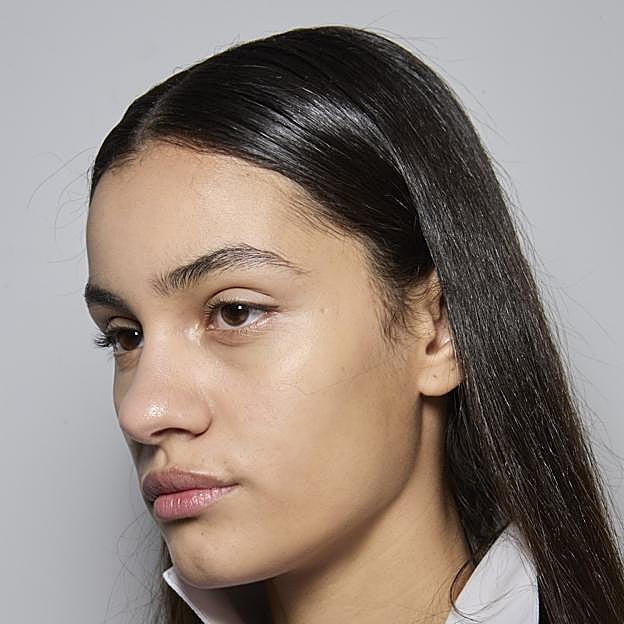 La prebase de pestañas que puedes usar a modo de sérum mientras duermes