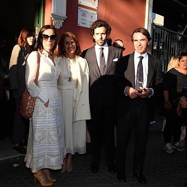 Ana Botella y José María Aznar junto a sus hijos Ana y Alonso.