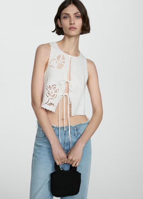 Imagen - Blusa blanca de Mango (29,99 euros)