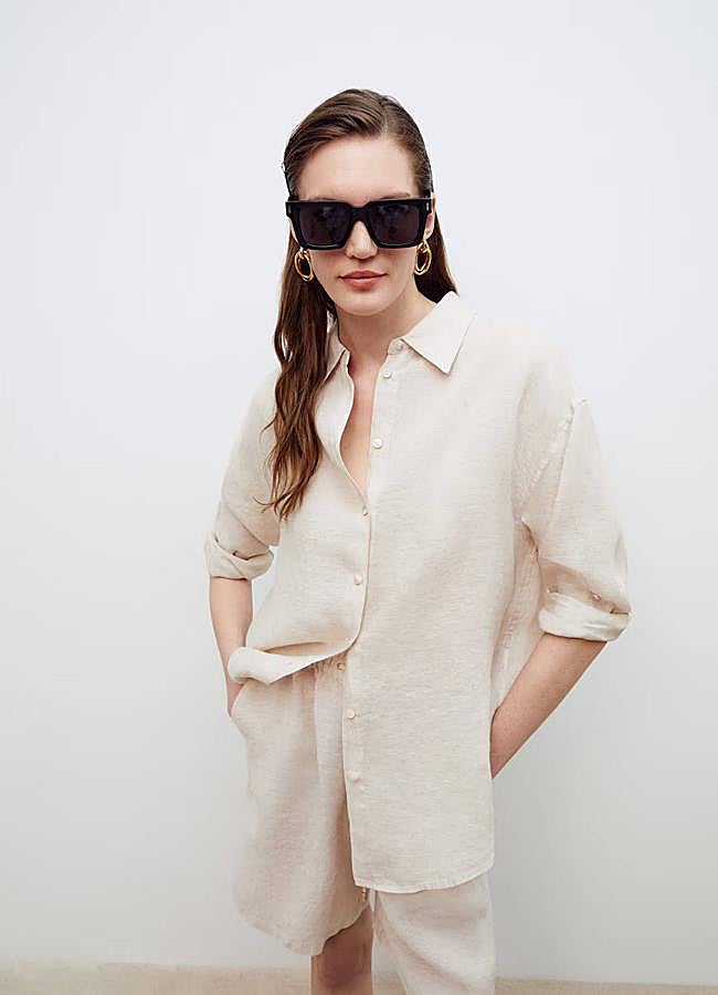 Imagen - Camisa de lino oversize en tono neutro