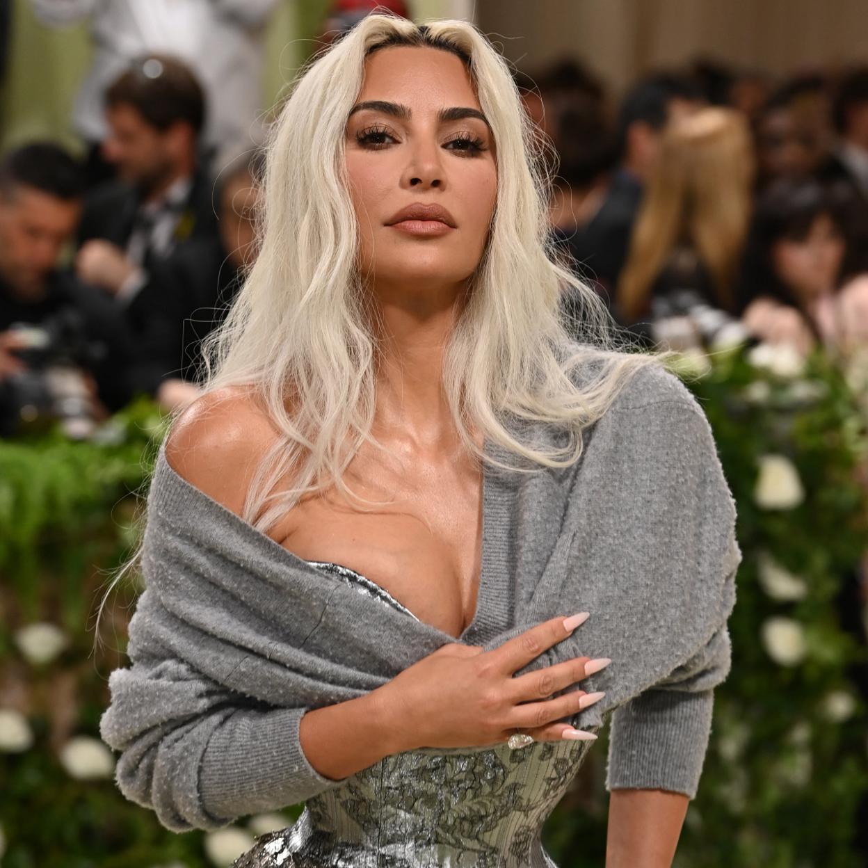 Kim Kardashian con un vestido de Maison Margiela para la Gala MET 2024. 