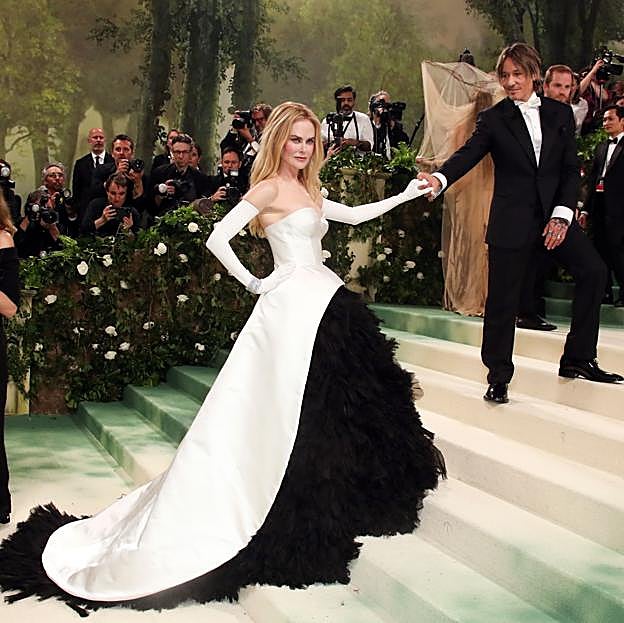 NIcole Kidman en blanco y negro, a lo Cruella de Ville