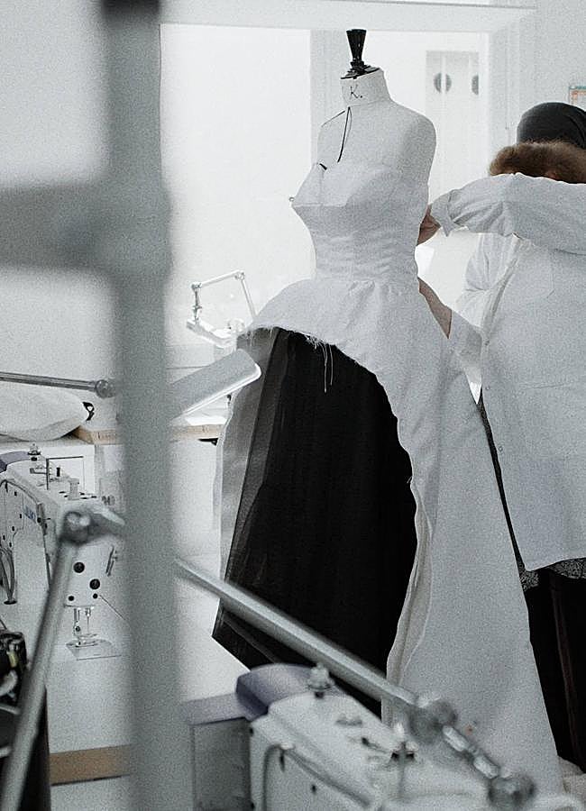 Imagen - Detalles de la confección del vestido de Balenciaga que Nicole Kidman lució en la MET Gala 2024.