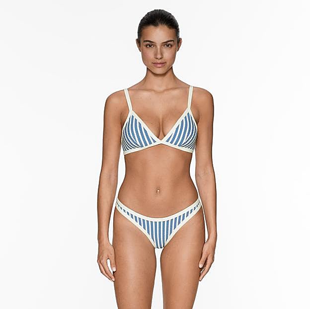 Bikini de rayas con escote de pico de Oysho