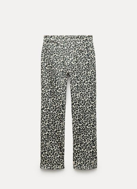 Imagen - Vaqueros con estampado de leopardo de Zara (35,99 euros)