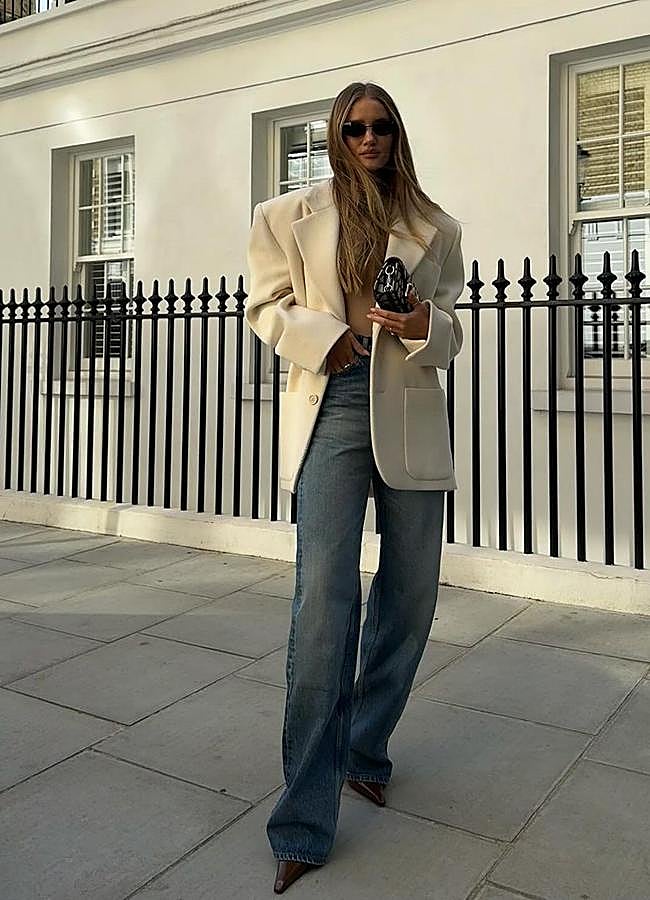 Imagen - Look con americana blanca (@rosiehw)