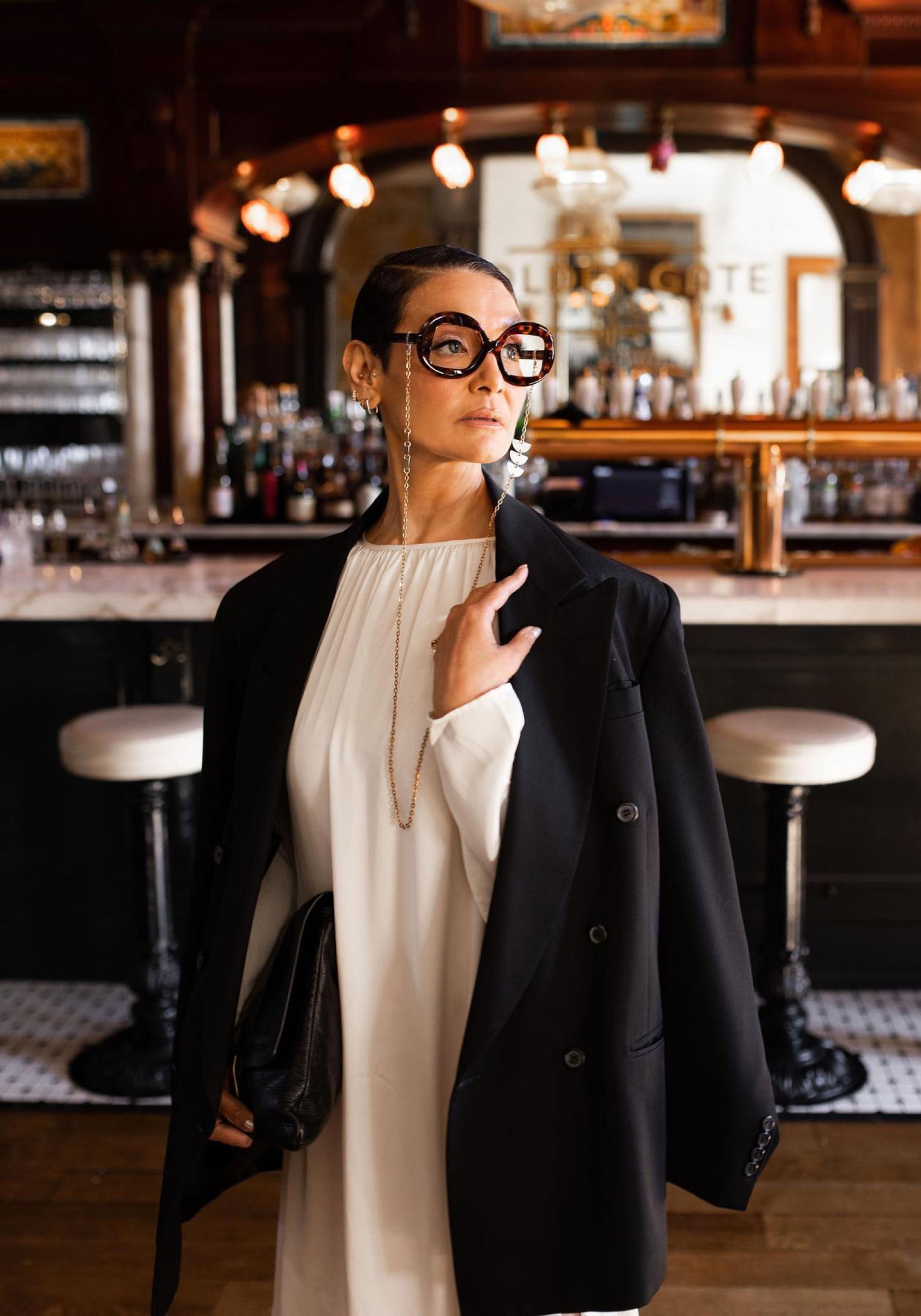 Cómo vestir a los 50 para una cita