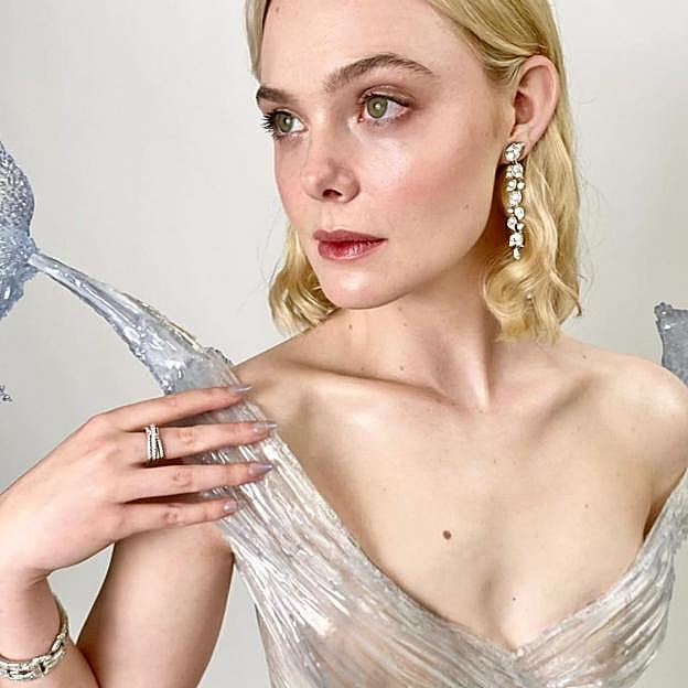 Manicura cenicienta: las uñas tendencia que adoran las mujeres más elegantes