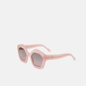 Imagen secundaria 1 - Alpargatas Alba50 Crudo de Macarena (79,90€)/ Gafas de sol MÓ Begonia Sun de Multiópticas (49€)/ Vestido de crochet a rayas de Massimo Dutti (89,95€)