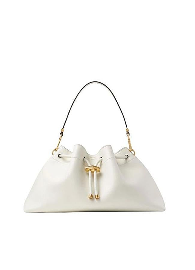 Imagen - Cinch M Bolso tipo saco en piel de color blanco roto de Jimmy Choo, 1.595 euros.