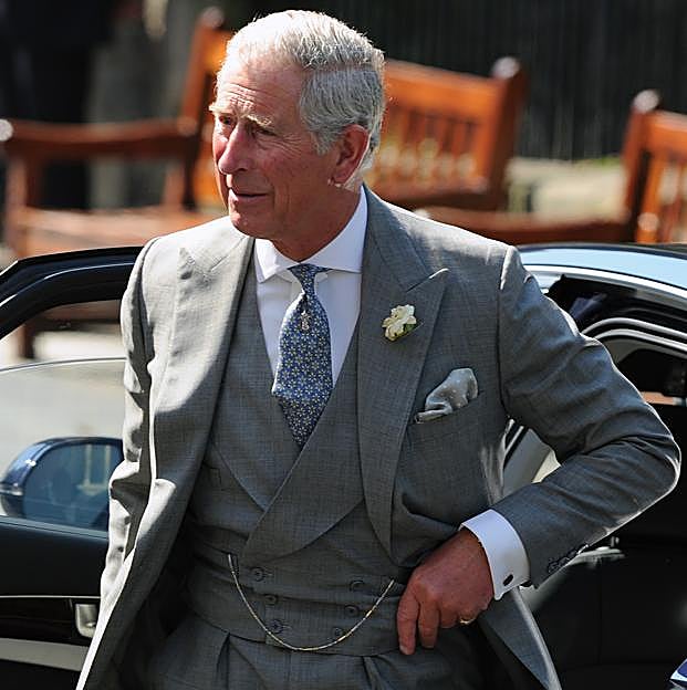 Carlos III, de la mariposa a la Tomatina: todas las claves del polémico cuadro del que todo el mundo habla