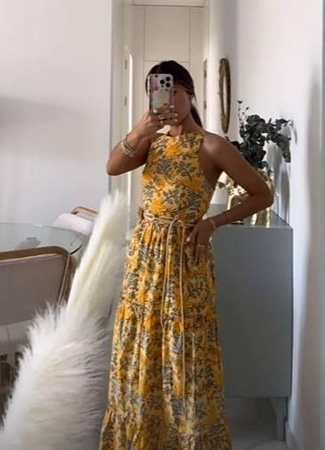 Imagen - Influencer con vestido estampado color amarillo de Mango/@mariasegarr
