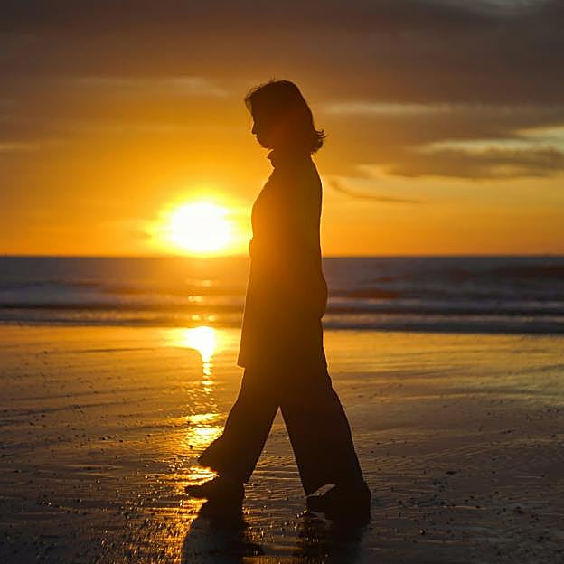 Adelgazar mientras caminas: los cuatro trucos que debes aplicar para perder peso y tonificar tu cuerpo en 25 minutos de paseo