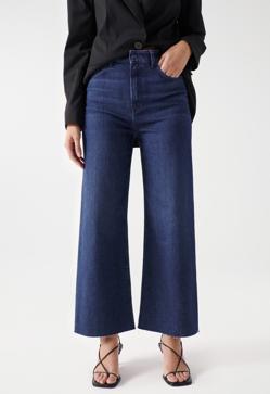 Imagen secundaria 2 - Las zapatillas Adidas Samba, la blazer de Zara y los vaqueros de Salsa Jeans.