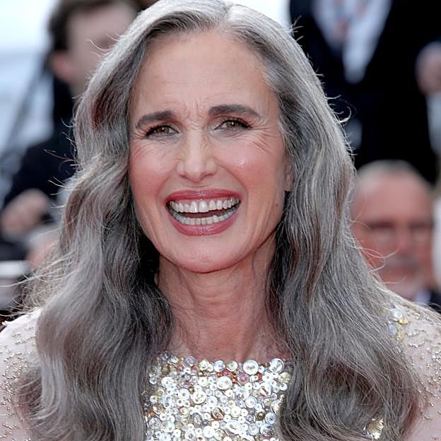 Imagen principal - Andy MascDowell, Lea Seydoux y Poppy Delevigne con el peinado con las ondas más vistas en el Festival de Cannes.
