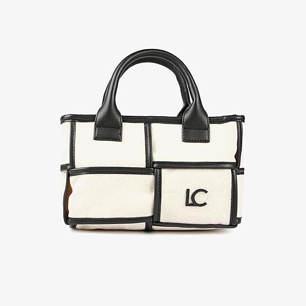 El bolso de Lola Casademunt.