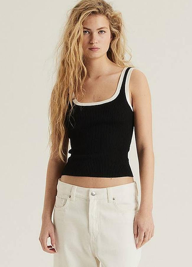 Imagen - Camiseta con rib a contraste en negro y blanco