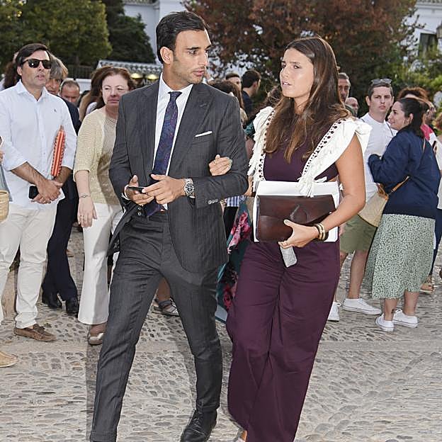 Tana Rivera junto a Manuel Vega, su novio. 