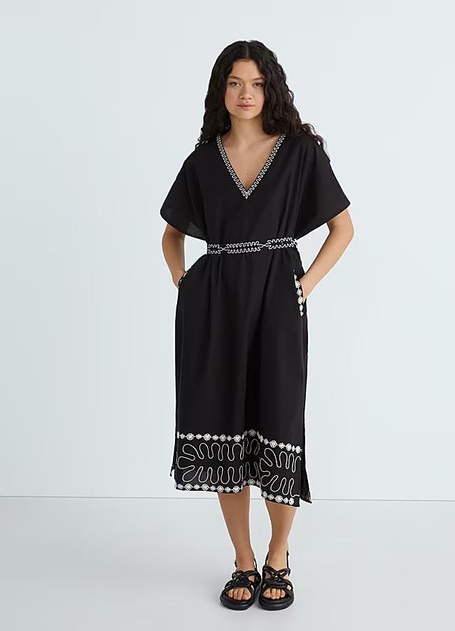 Imagen - Caftán negro de Tintoretto, 59,99 euros.